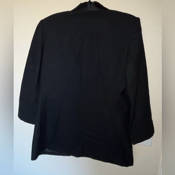 Vintage Saks Fifth Avenue 100% Pure Wool Black Blazer SIZE 10 (Large) - Picture 5 of 9